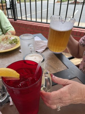 Pitcher of Michelob ultra