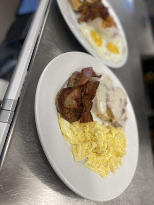 Texas 7 Biscuits and Gravy Combo