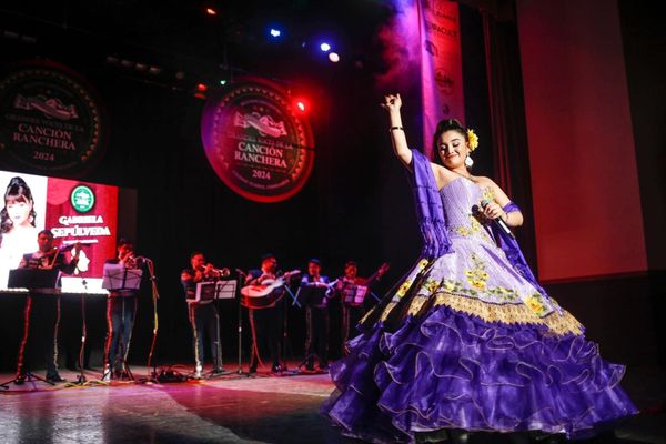 "LA MEDALLA AIDA CUEVAS" the highest distinction in  mexican ranchera music in Ciudad Juárez.