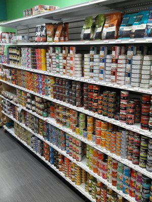 All varieties of by-product, corn, soy & wheat free canned foods for dogs and cats!