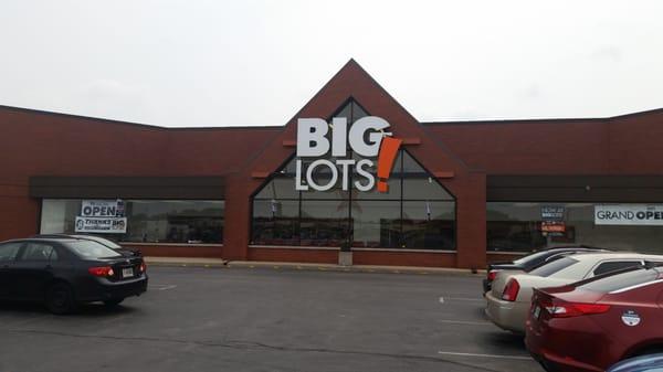 New Big Lots in old Marsh building. Huge compared to old 30th Street location.