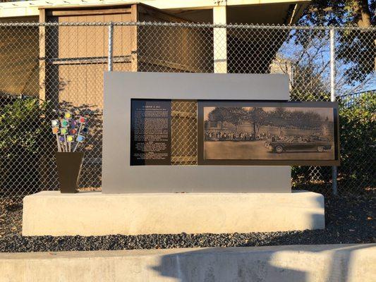 Memorial commemorating JFK's drive past Cambridge Elementary School in Alamo Heights on November 21, 1963