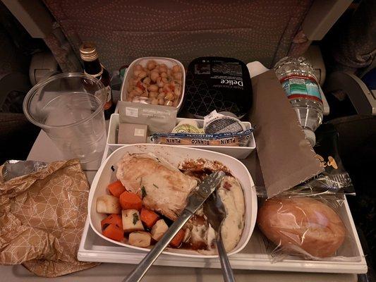 Emirates meal ORD-DXB