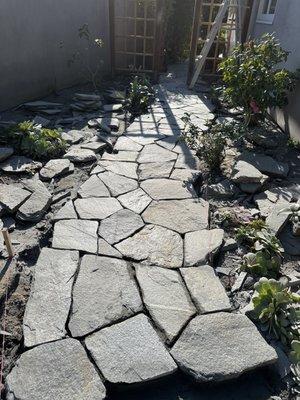 I made this walkway with stone and concrete