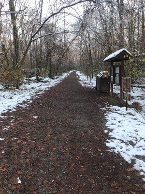 Snowy day on trails (Dec '17)