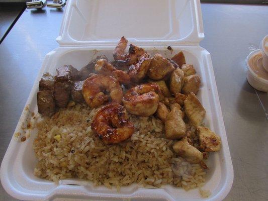 combination steak chicken and shrimp