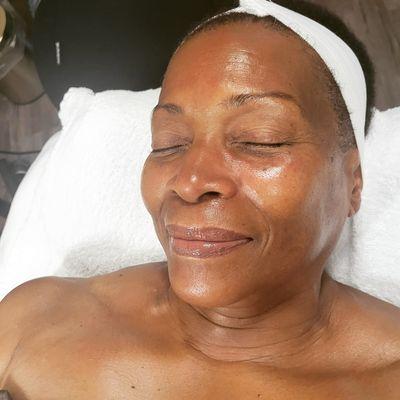 Anti Aging Facial using Skin Script products. A honey mask to luck in the moisture. Look at that glow!