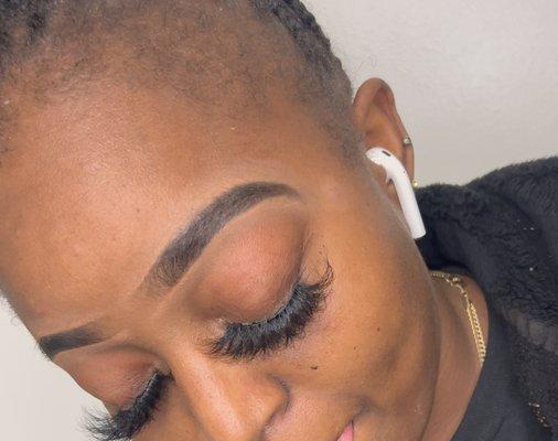 Brow Tint & Lash Application