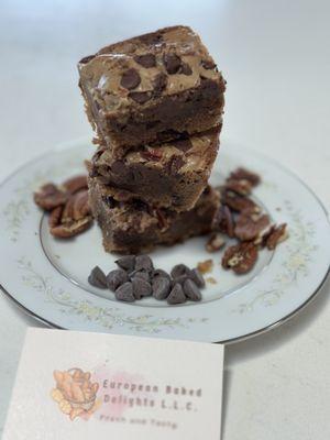 Chocolate Chip & Pecans Cookie Bars