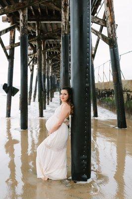 Adorable maternity photos in Seal Beach, CA.