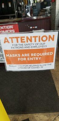 Ok, I'm wearing my mask per the requirement, but no one working here is wearing a mask!!