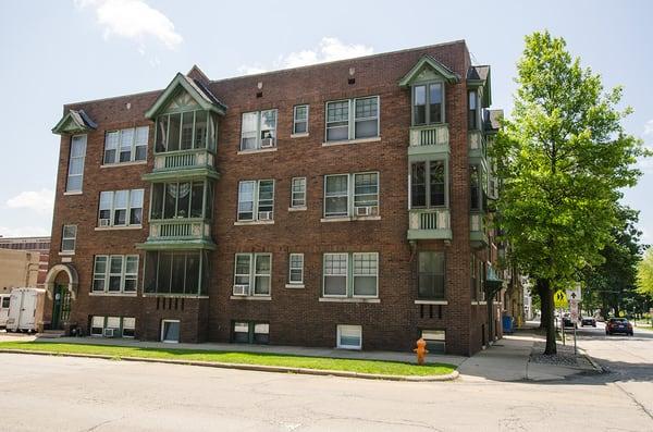 308 N State/211 W Hill, Downtown Champaign, IL - 1 bedrooms