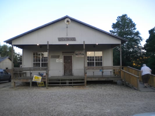 LETHA'S BAR B Q INN sits at the back of an RV sales lot. They have GREAT HOME COOKING.