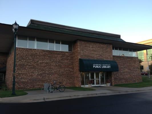 The main entrance of the Asheboro Public Library.