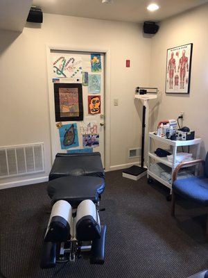 Chiropractic treatment table