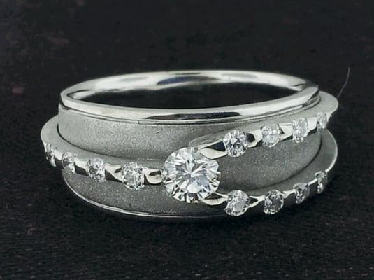 Another award winning design in professional jewelry.