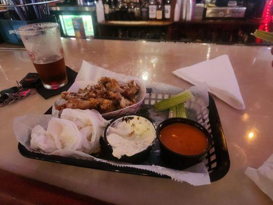 Crispy, lemon pepper, buffalo and blue cheese on the side