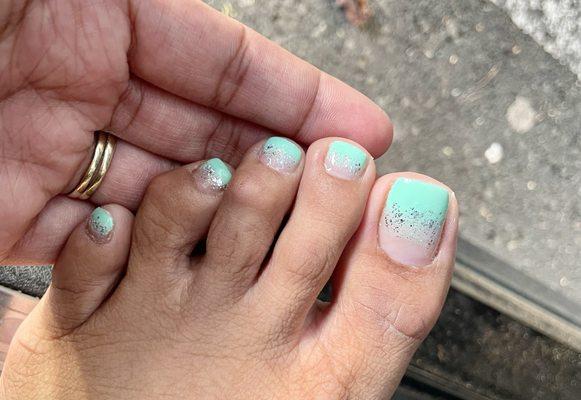 Regular Gel Pedicure faded glitter (turquoise)