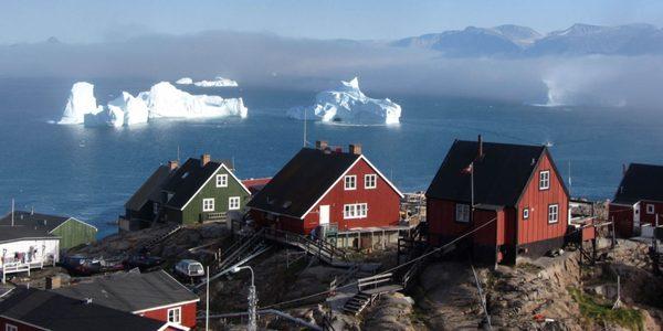 Cruise along North America's Eastern Seaboard, in Arctic Canada, or to the Arctic Islands with Hurtigruten.