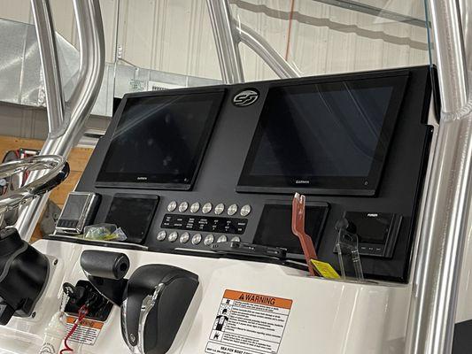 New Dash Layout with New Wire Marine