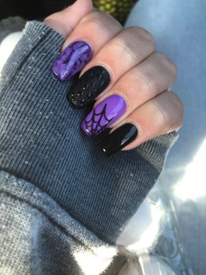 Wonderful service, very friendly, and polite! Beautiful nail art for the spooky season