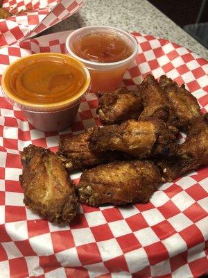 Wings with Buffalo and sweet chili on the side