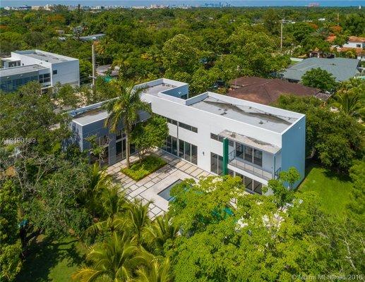 Sold by Luis Dominguez 6480 SW 84 St Miami $1,900,000