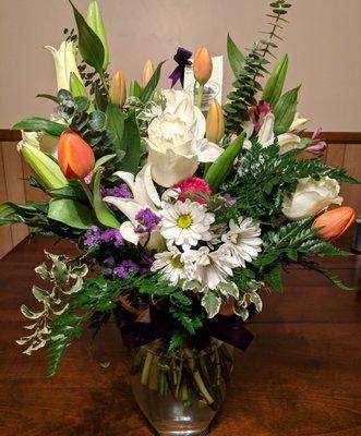 BEAUTIFUL bouquet gorgeous blooms & arrangemen! Fresh & smell fabulous-Tons of compliments! Trust me- pic does not do it justice!!      5