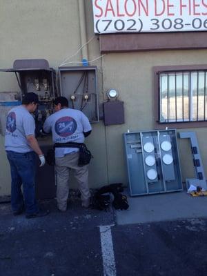 We Work hard for our customer (installing a 600 amp Meter Combo)