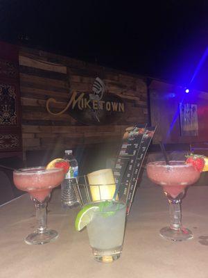 Cocktails at Miketown: Mojito and Tropical Paradise