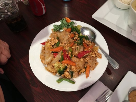 drunken noodle with chicken