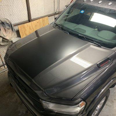 This is a satin black hood accent we installed on a brand new 2019 Ram 2500. Gives it an aggressive look without being too aggressive.