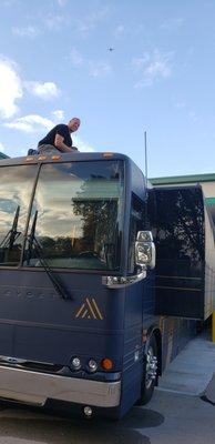 Setting up Tour bus with New LTE 4G antennas