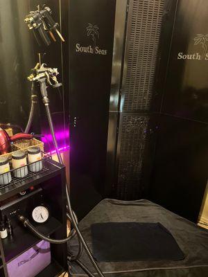 Elevate your tanning experience with the perfect blend of luxury and wellness at our CBD-infused airbrush tanning services in...