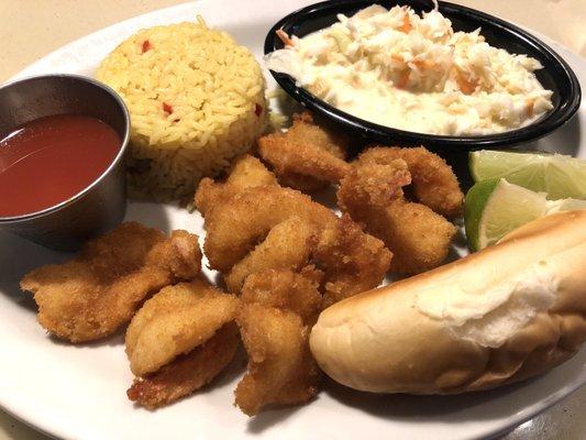 Lunch Special Shrimp Combo platter, includes a small shrimp cocktail & tea for $12.