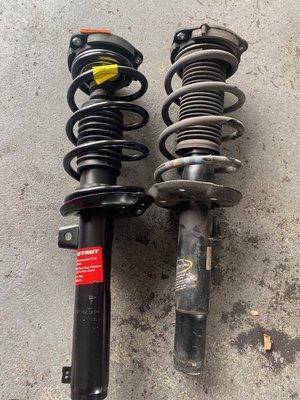 Correct strut (left) vs struts on car