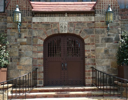 Entrance to our Forest Hills orthodontics offices