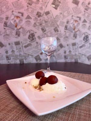 gulab jamun with ice-cream