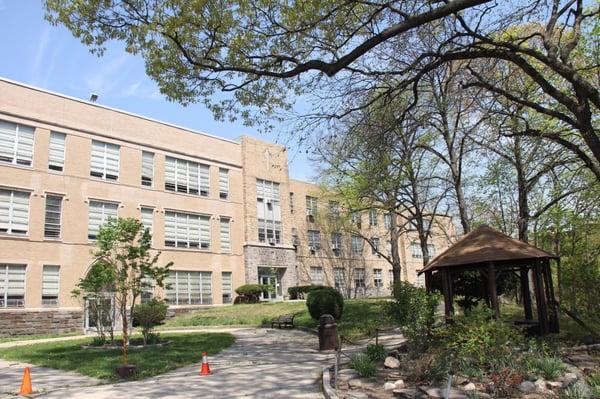 School building/Main entrance