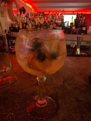 Spanish gin tonic