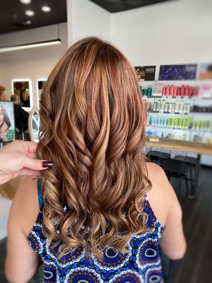 Color and volume hand tied extensions