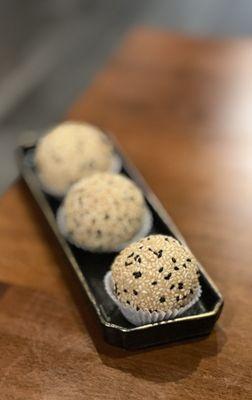 Sesame Rice Balls