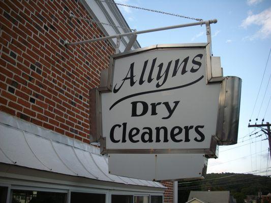 Allyn's Dry Cleaning Service