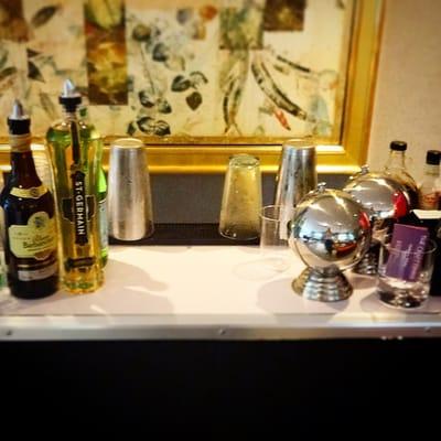 Portable bar setup for use in any space