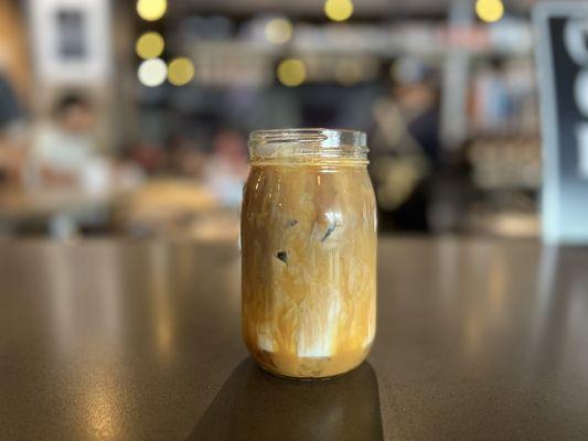 Iced caramel macchiato