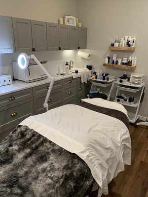 Facial Room