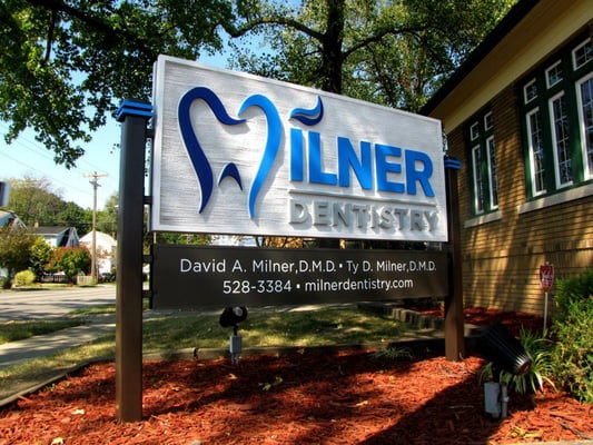 Milner Dentistry's updated new signage! We are located just two blocks southwest of the Illinois State Capitol Building.