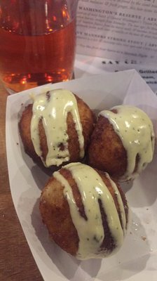 Fried Mac and cheese balls (4 for $5)