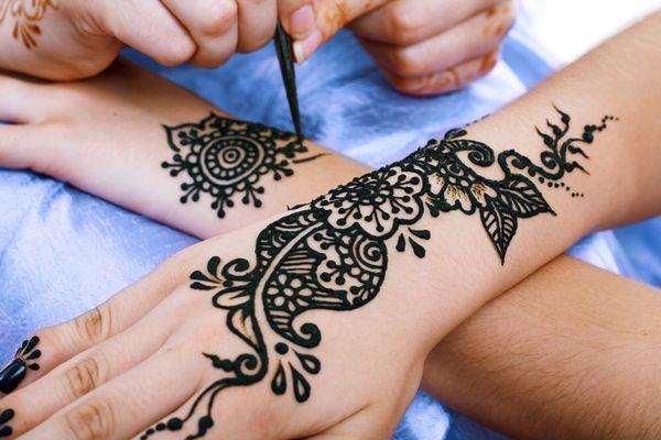 Henna design