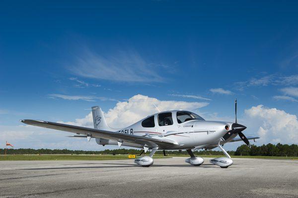 Cirrus SR22 Seats 4